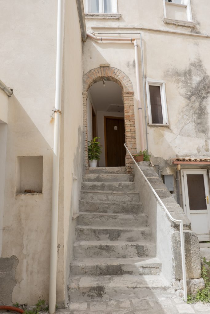 Scalinata in pietra del centro storico - B&B La Corte Montesarchio, Montesarchio (Sannio)
